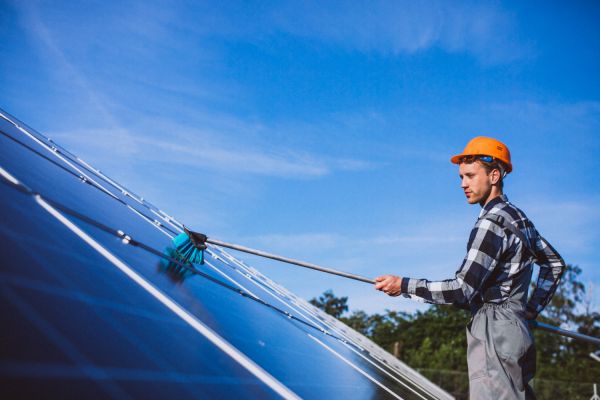Nettoyage de toiture : astuces pour un entretien efficace et durable